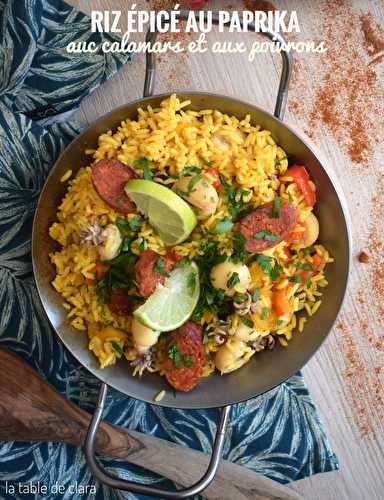 Riz épicé au paprika aux calamars et aux poivrons