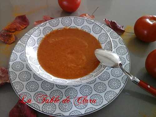 Soupe de tomates aux lentilles et curcuma 