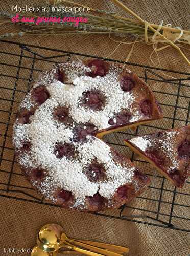 Moelleux au mascarpone et aux prunes rouges