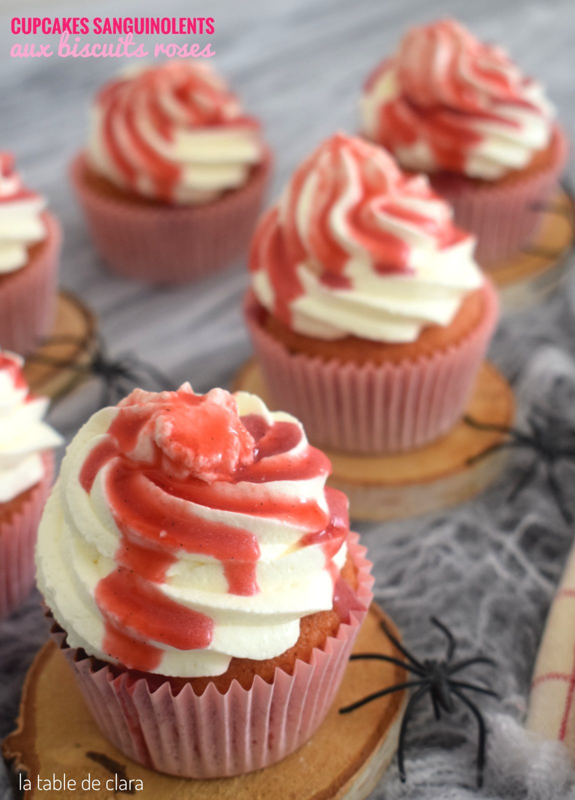 Cupcakes sanguinolents aux biscuits roses