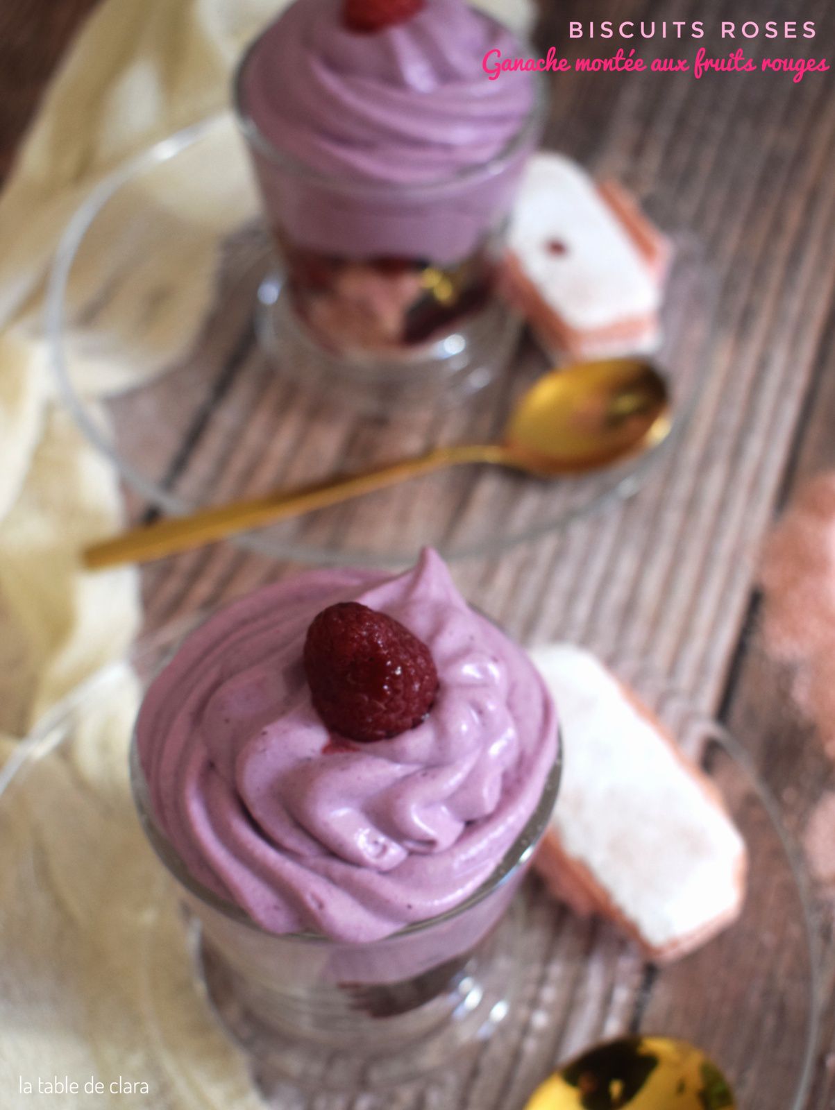 Verrine biscuit rose et ganache montée aux fruits rouges