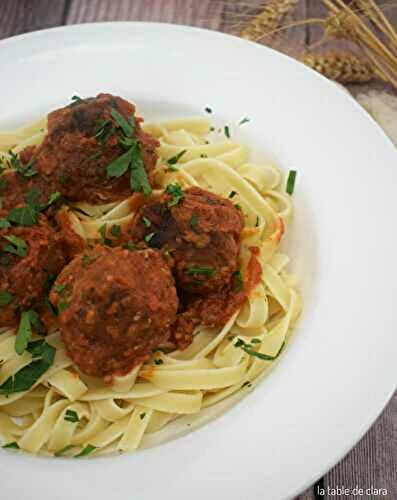 Boulettes de boeuf à la sauce tomate
