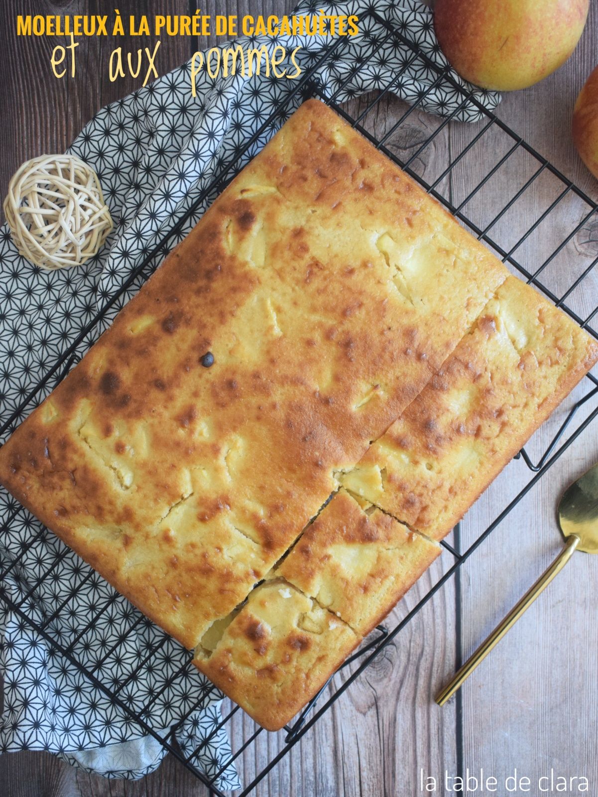 Moelleux à la purée de cacahuètes et aux pommes