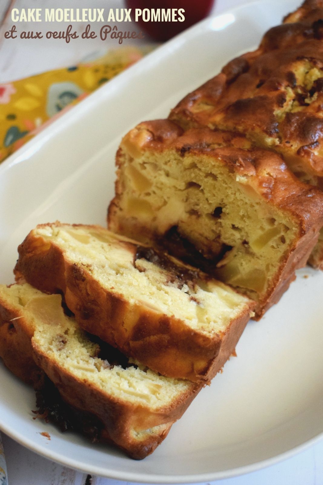 Cake moelleux aux pommes et au chocolat de Pâques