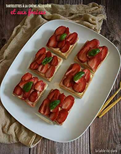 Tartelettes carrées crème pâtissière et fraises