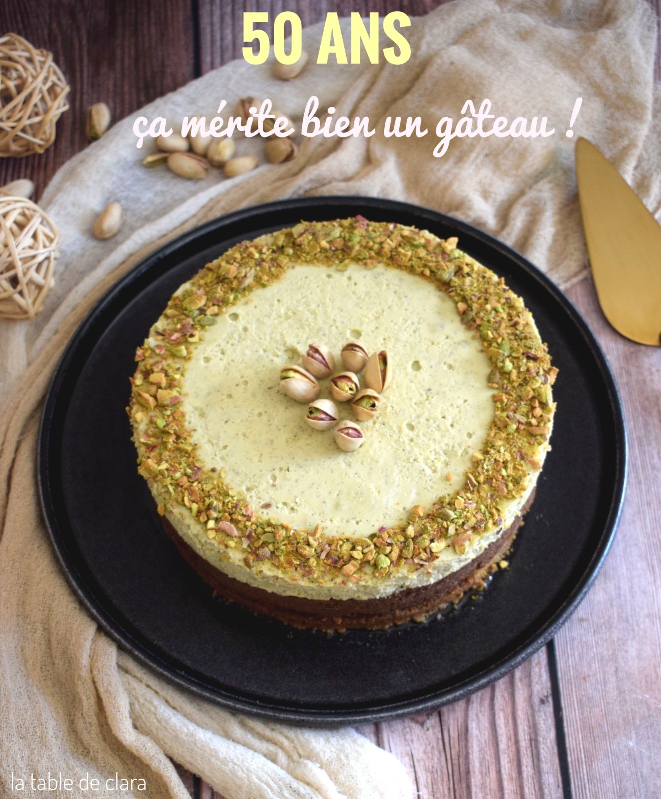 Entremets double mousse chocolat-pistache
