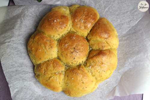 Brioche à la courge butternut et à l’huile d’olive, parfumée au romarin