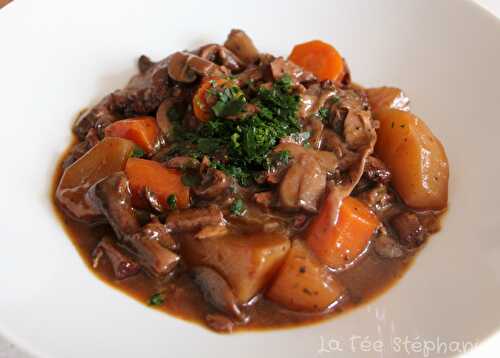 Champignons à la bourguignonne, une recette vegan surprenante et délicieuse!