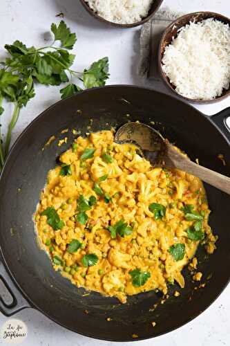 Curry de chou-fleur, pois-chiches et petits pois