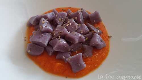 Gnocchi violets (sans oeufs), sauce à la courge parfumée à la sauge et à l'huile de truffe - La fée Stéphanie