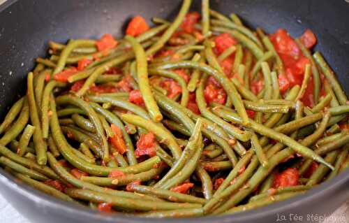 Haricots verts à la tomate, profitez c'est la saison, bientôt il sera trop tard!