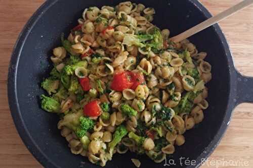 "Orecchiette con le cime di rape" (Orecchiette aux pousses de navet): un plat typique des Pouilles