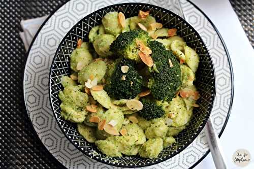 Orecchiette et pesto de brocoli aux amandes