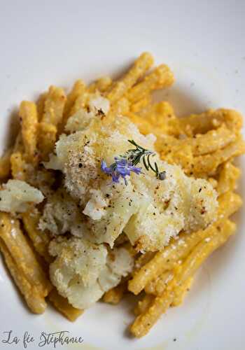 Pâtes au pesto de carottes et fleurettes de chou-fleur rôties