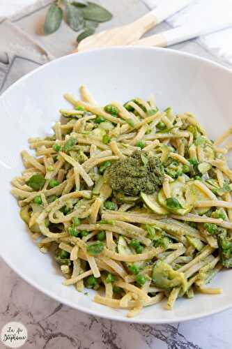 Pâtes aux légumes, pesto de sauge et de basilic