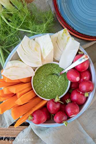 Pesto de fanes de radis au citron, petit apéro printanier frais et coloré