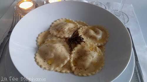 Raviolis faits maison au tofoie, parfumés à l'huile de truffe