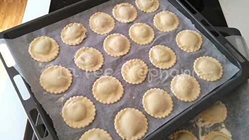 Raviolis (sans oeuf) aux artichauts, pignons de pin grillés et sirop d'agave: un délice!