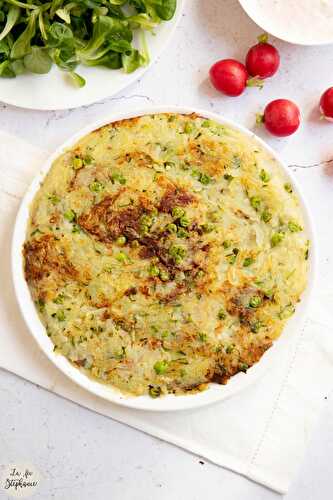 Röstis de pommes de terre à la courgette et aux petits pois, sauce aux radis