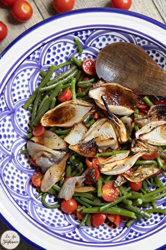 Salade de haricots verts aux oignons rôtis