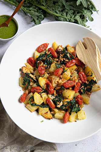 Salade de pommes de terre, chou frisé "Cole rizz" et tomates rôties