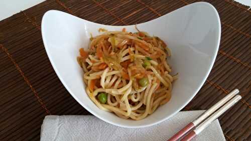 Spaghetti asiatiques aux petits légumes