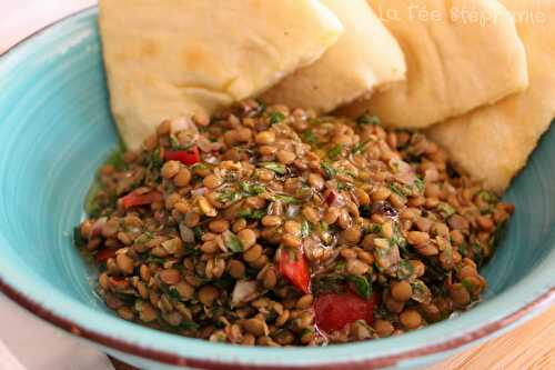Taboulé de lentilles et pain pita (pain libanais) fait maison, une recette végétalienne succulente!