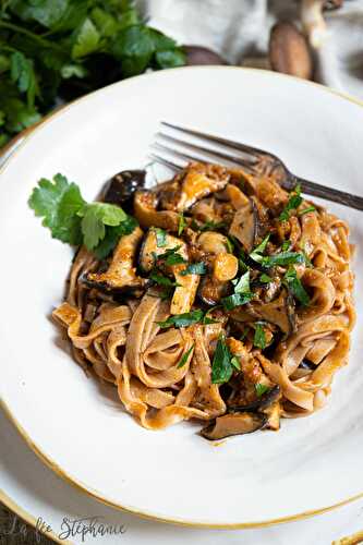 Tagliatelles fraîches à la farine de châtaigne aux champignons, une belle recette pour un Noël vegan  Tagliatelles fraîches à la farine de châtaigne aux champignons, une belle recette pour un Noël vegan