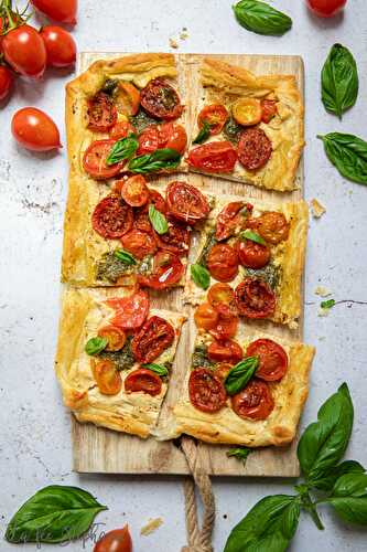 Tarte facile aux deux tomates, tofu et pesto