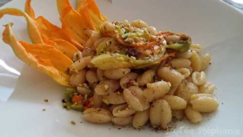Un plat de chef en 10 minutes: gnocchetti sardi aux fleurs de courgettes