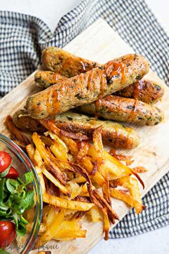 Saucisses de seitan aux herbes, frites au paprika