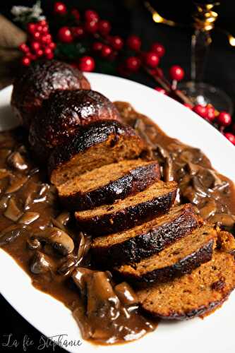 Rôti de seitan aux cèpes, sauce bourgignonne aux champignons et polenta