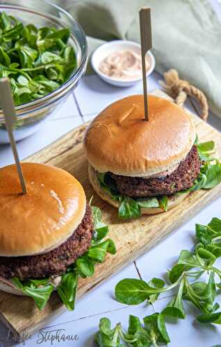 Burgers végétaux champignons et haricots azukis, sauce rose crémeuse