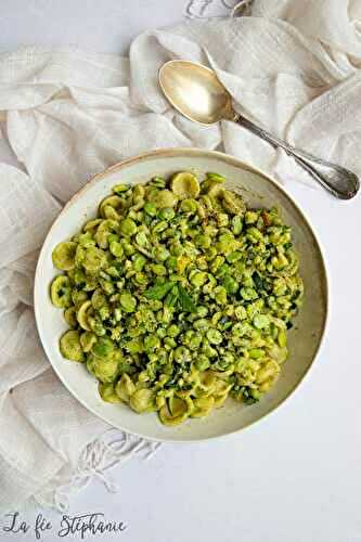 Orecchiette à la crème de courgette et fèves fraîches