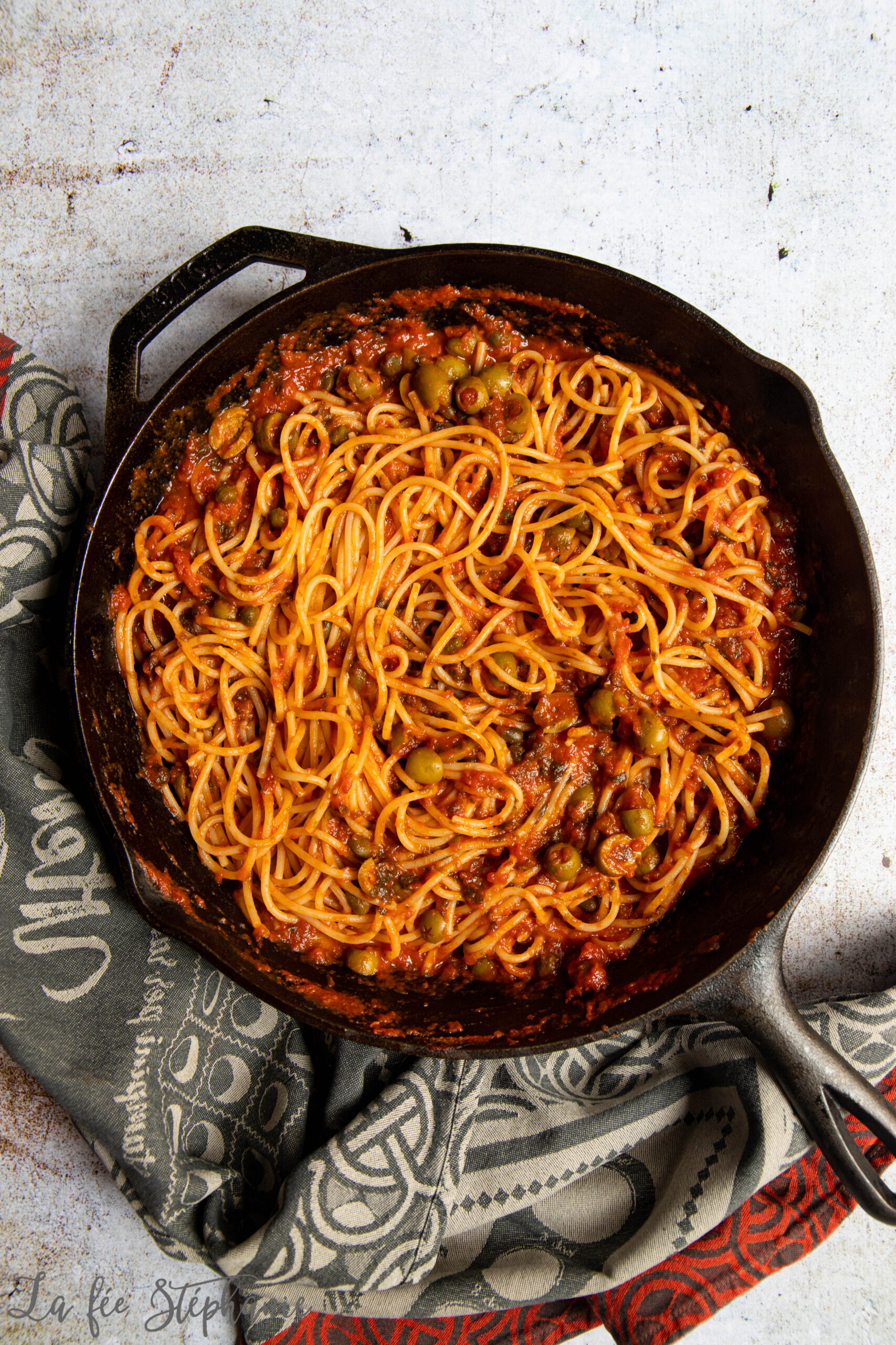 Spaghetti câpres, olives et algues nori