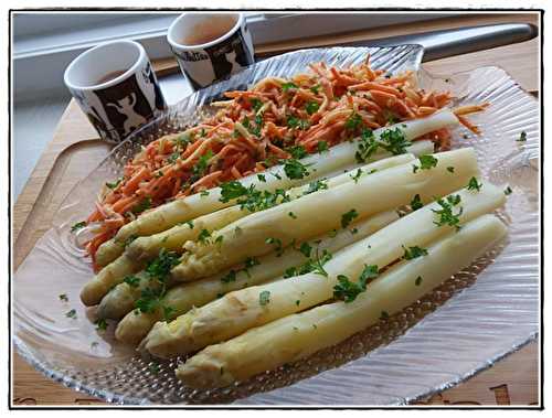 Assiette printanière : asperges et crudités