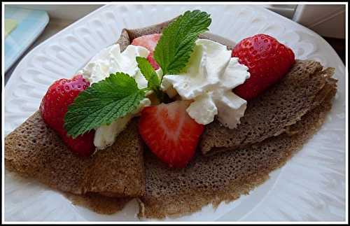 Crêpes aux fraises et chantilly