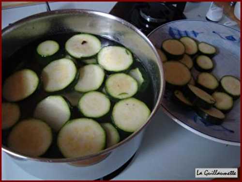 Gratin de raviolis au saumon et aux courgettes