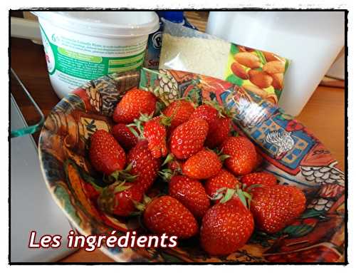 Mousse de fromage blanc aux fraises et aux amandes