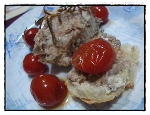 Pâté au pineau et tomates cerise dans le vinaigre