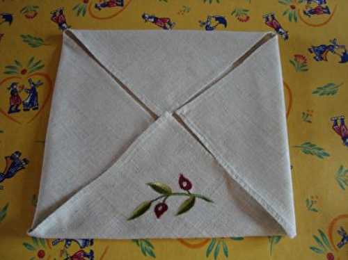 Pliage de serviettes - Le lotus