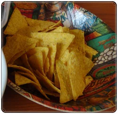 Tortillas chips et son dip tomate basilic