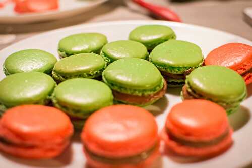 Coques de macarons à la meringue française.