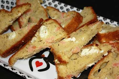 Cake au saumon fumé et à la feta