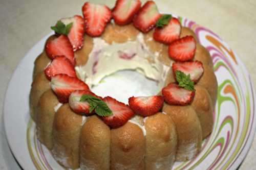 Charlotte aux fraises et fromage blanc