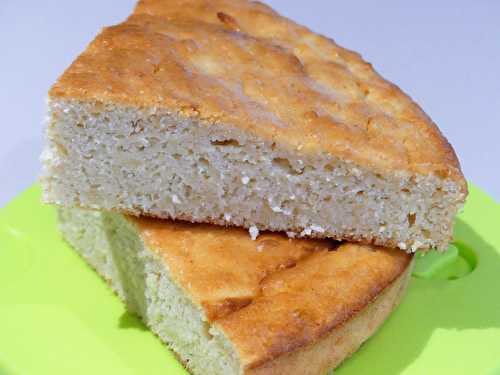 Gâteau aux pommes râpées et à la cannelle