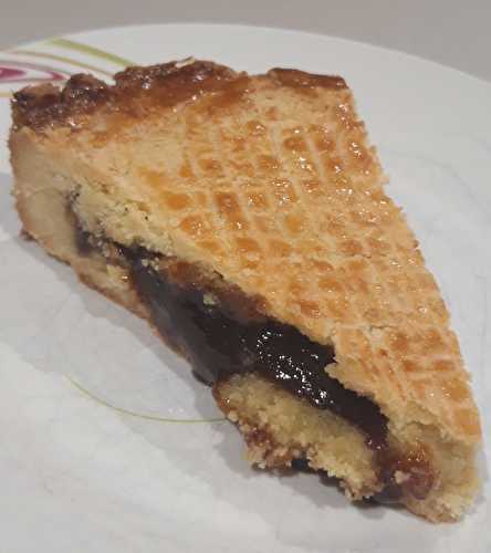 Gâteau breton fourré à la crème de pruneaux