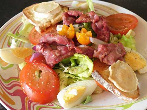 Salade de gésiers et ses toasts de chèvre chaud