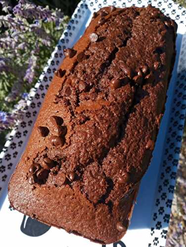 Cake au chocolat, noisettes