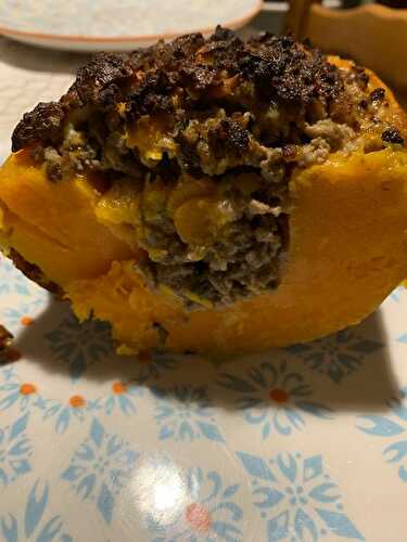 BUTTERNUT FARCIE A LA VIANDE ET FETA